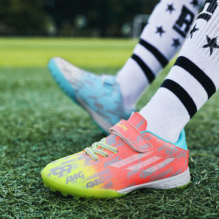 Botines de fútbol para niños con cierre de velcro de malla transpirable disponible por encargo en Clickya.life