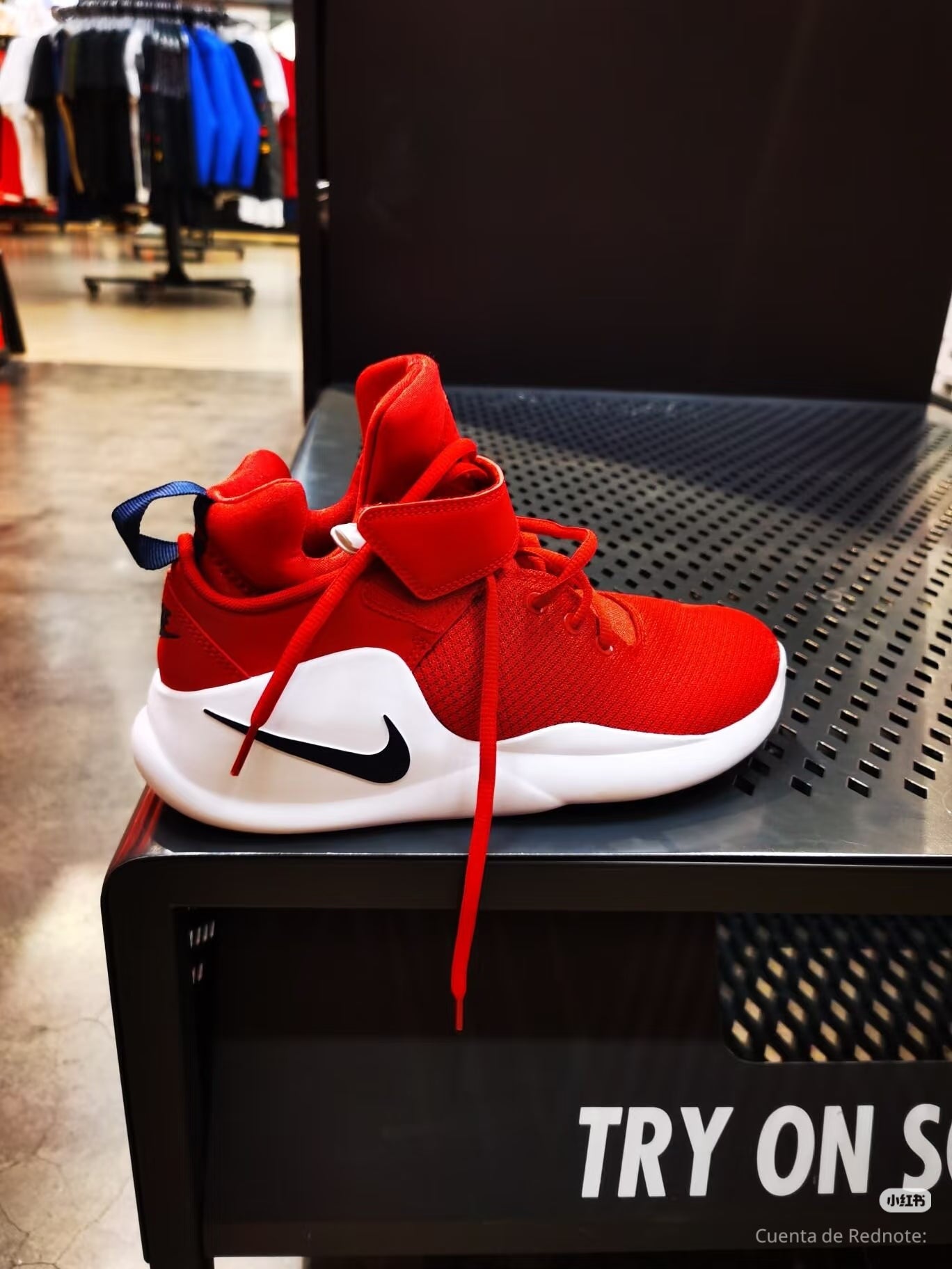 🏀 Bota Nike Hyperdunk - Máximo Rendimiento y Estilo Imponente Nacional