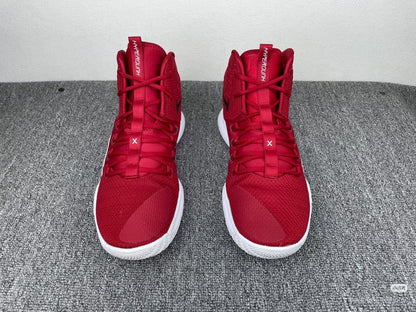 🏀 Bota Nike Hyperdunk - Máximo Rendimiento y Estilo Imponente Nacional